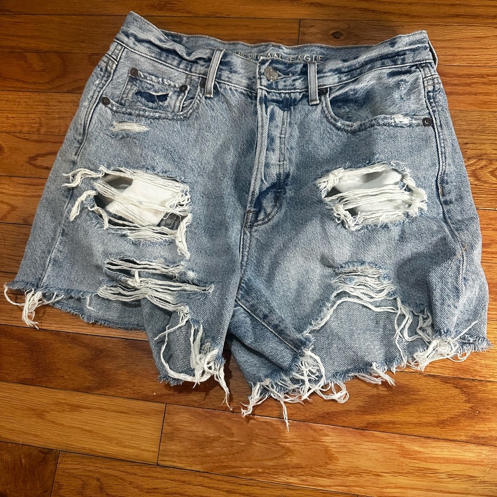 American Eagle 90s Boyfriend Shorts Cutoff Distressed Button Fly Sz 4
